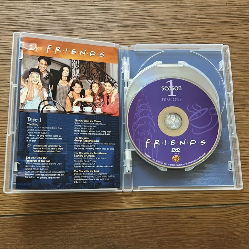 Friends: The Complete First Season. 4 DVD Disc Set.  Includes bonus content. - Picture 2 of 5